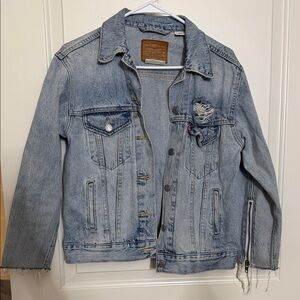 Levi Women Distressed Light Blue Denim Jacket XS